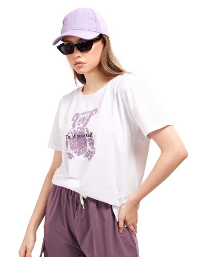 Neutral tone cargo pant and tee combo