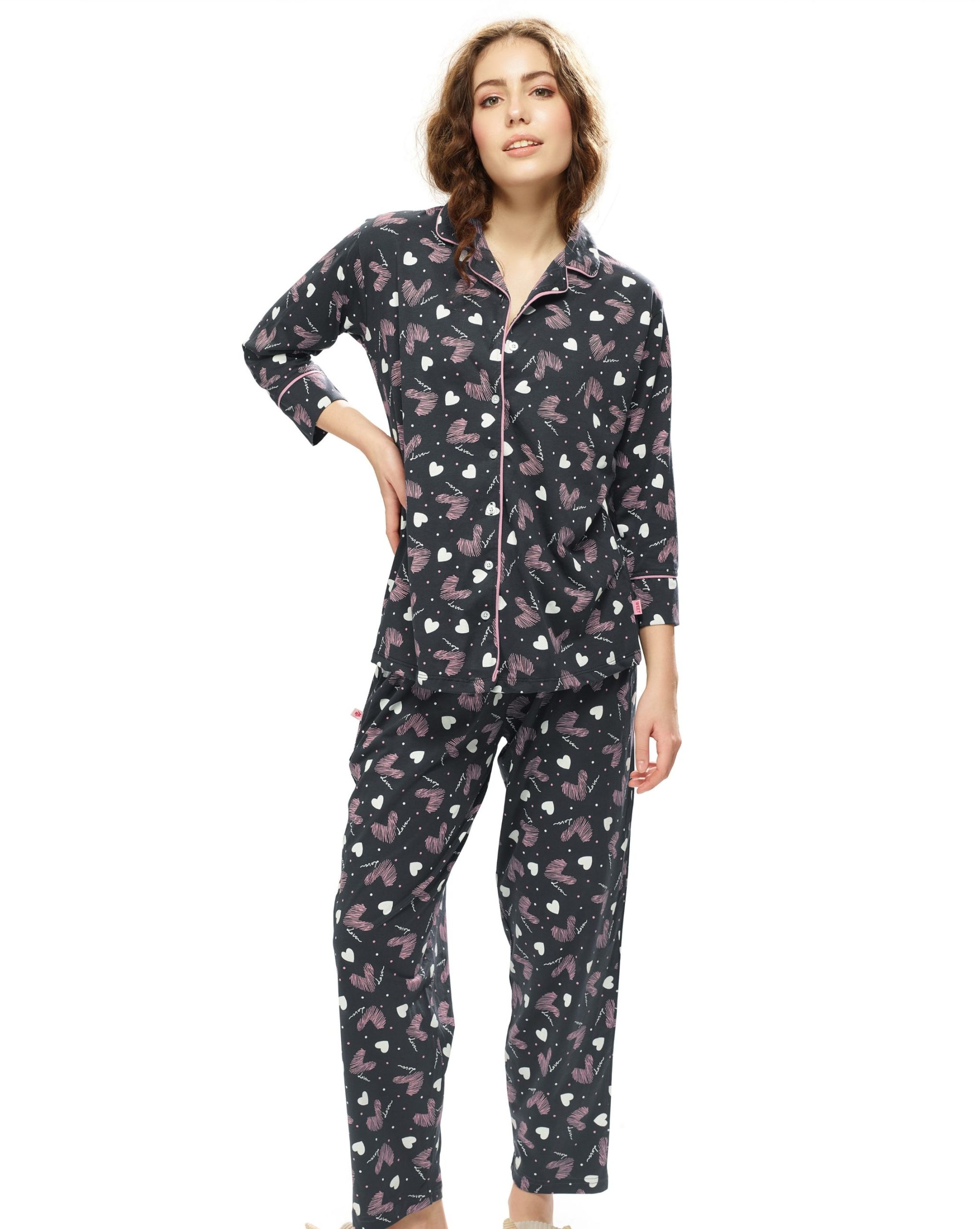 Women's front-opening pyjama set with nightdress for a chic look