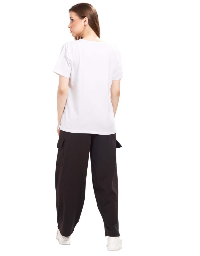 Soft cotton cargo pants with round neck tee