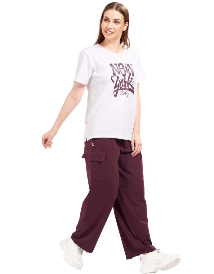 Soft cotton cargo pants with round neck tee