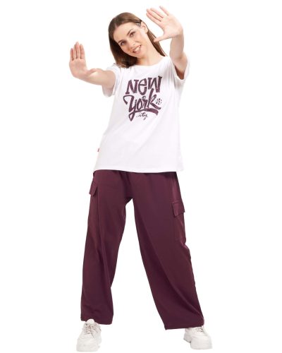 Soft cotton cargo pants with round neck tee