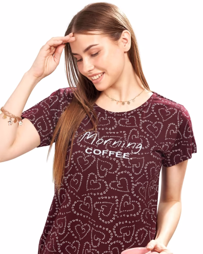 Women's short nighty with a trendy print for chic sleepwear