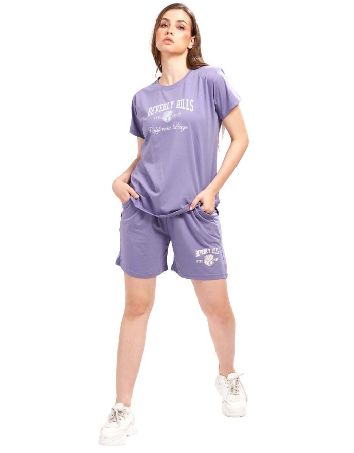 Relaxed fit women's shorts outfit