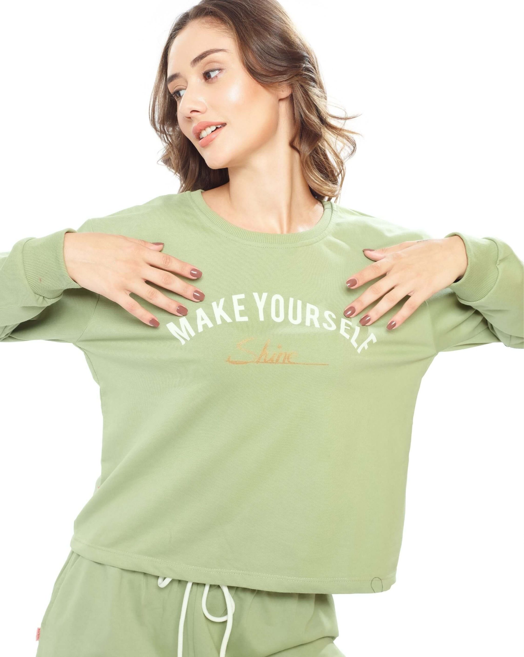 Relaxed women's pyjama set with T-shirt and jogger pants