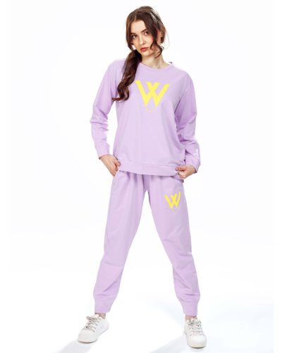 Relaxed women's co-ord pyjama set with T-shirt and jogger pants