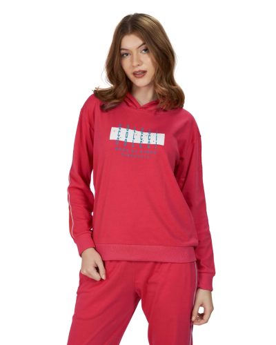 Relaxed women's co-ord pyjama set with T-shirt and jogger pants
