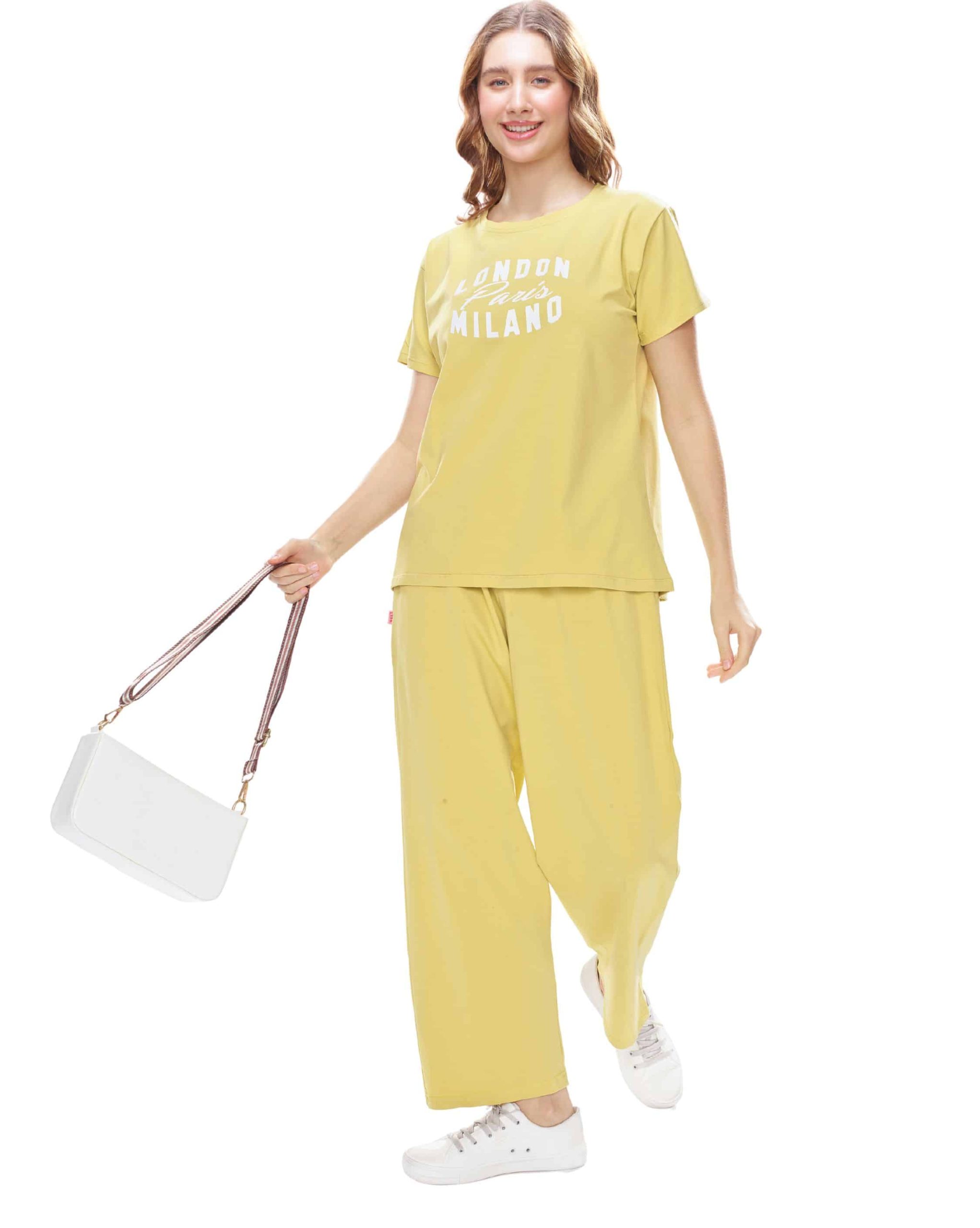 3 Relaxed-fit women's pyjama set tracksuit with T-shirt and comfy pants