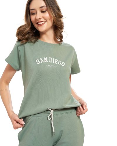 Women's comfortable pyjama set with T-shirt and joggers pant