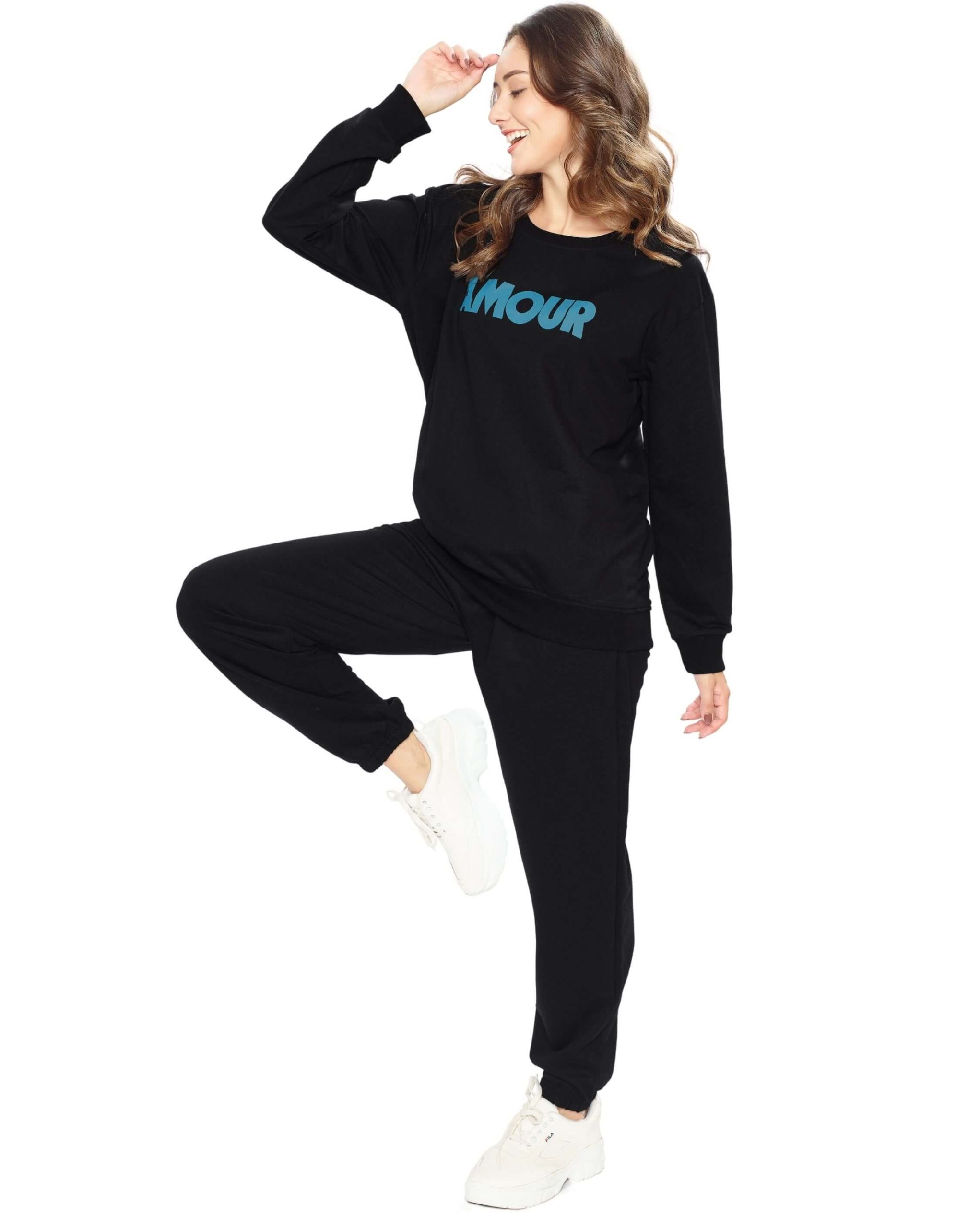 Cozy women's pyjama set tracksuit with T-shirt and joggers pants