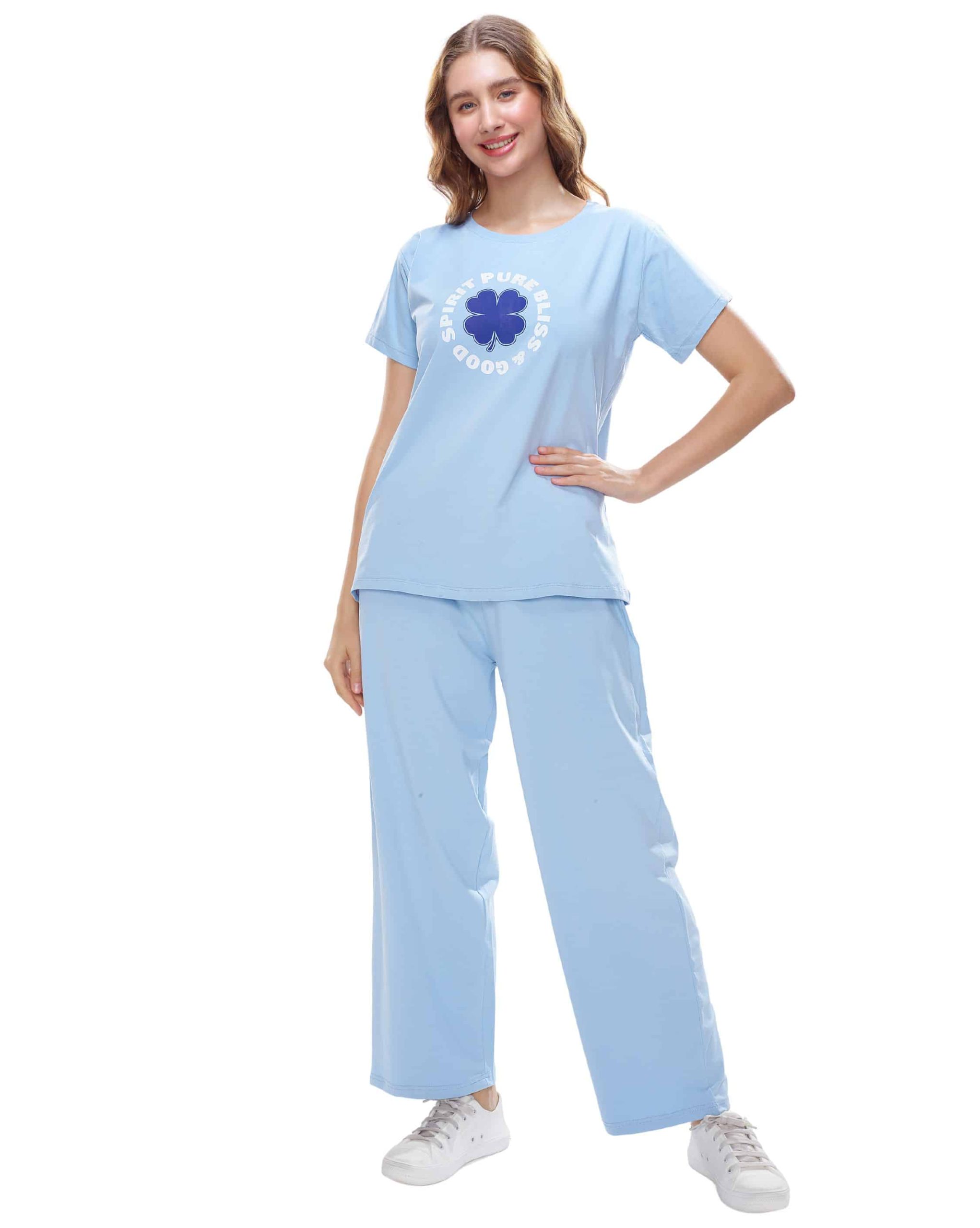 Elegant women's pyjama set for relaxing evenings