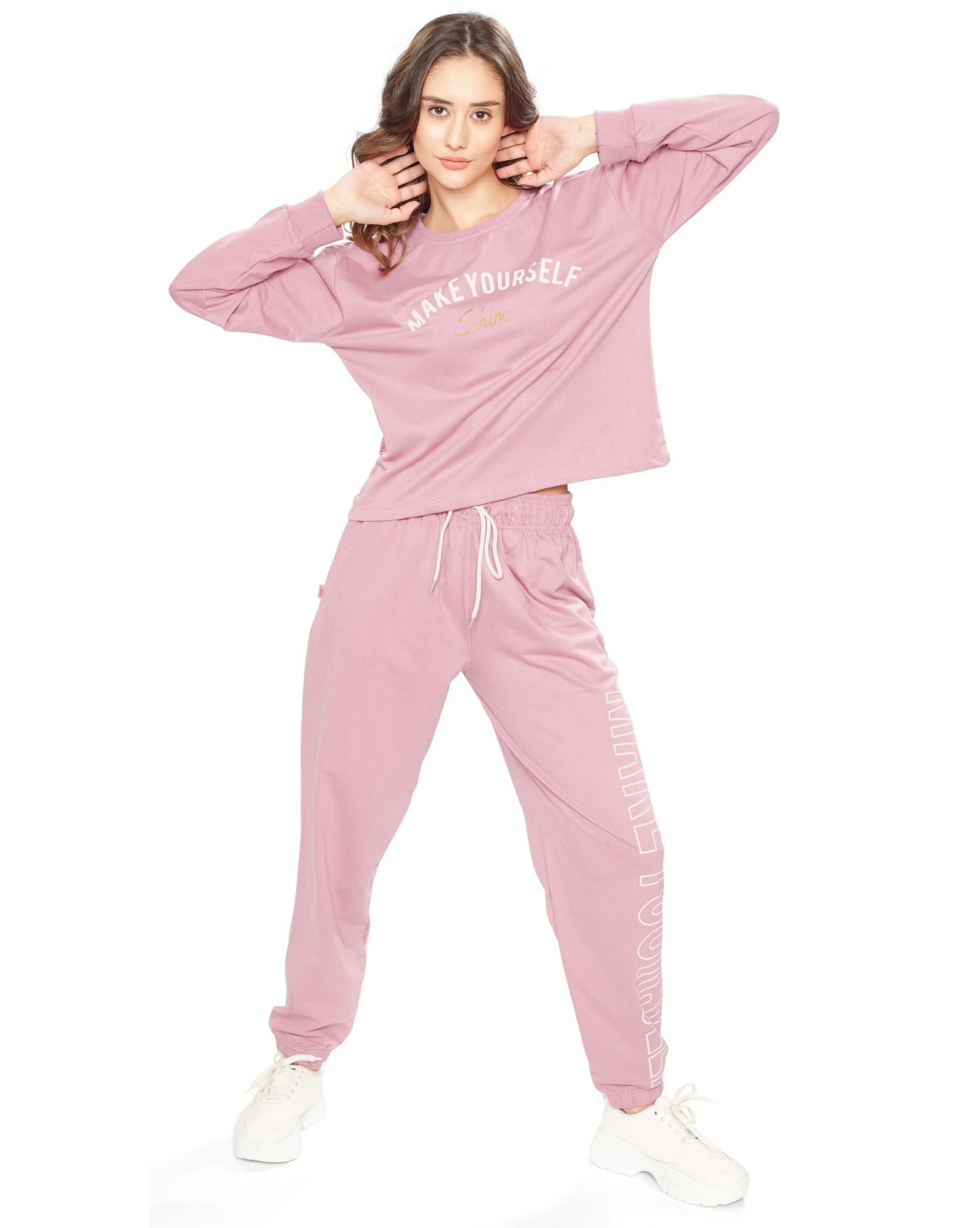 36 (1) Cozy and stylish women's pyjama set with T-shirt and joggers pants