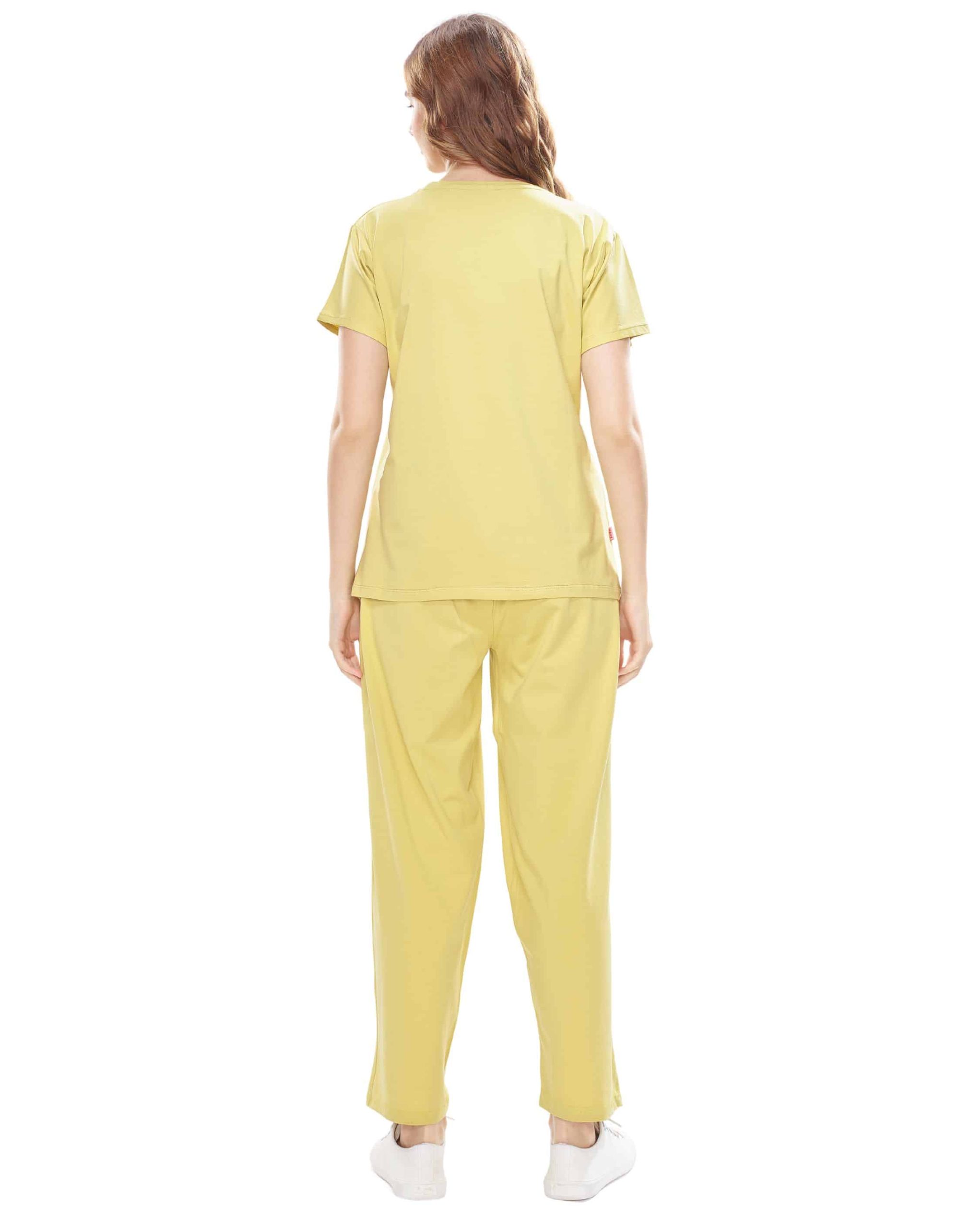 4 Cozy women's T-shirt and baggy pants pyjama set for ultimate comfort