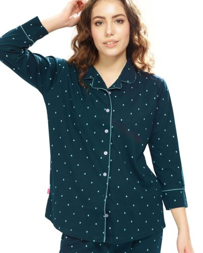 Women's pyjama set with elegant front-open nightdress for relaxation