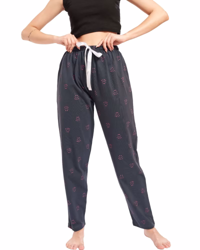 Women's pyjama pant with a loose and relaxed design