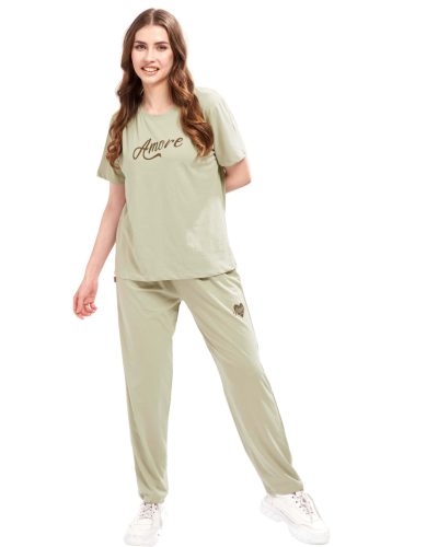 Cozy sleepwear set for women