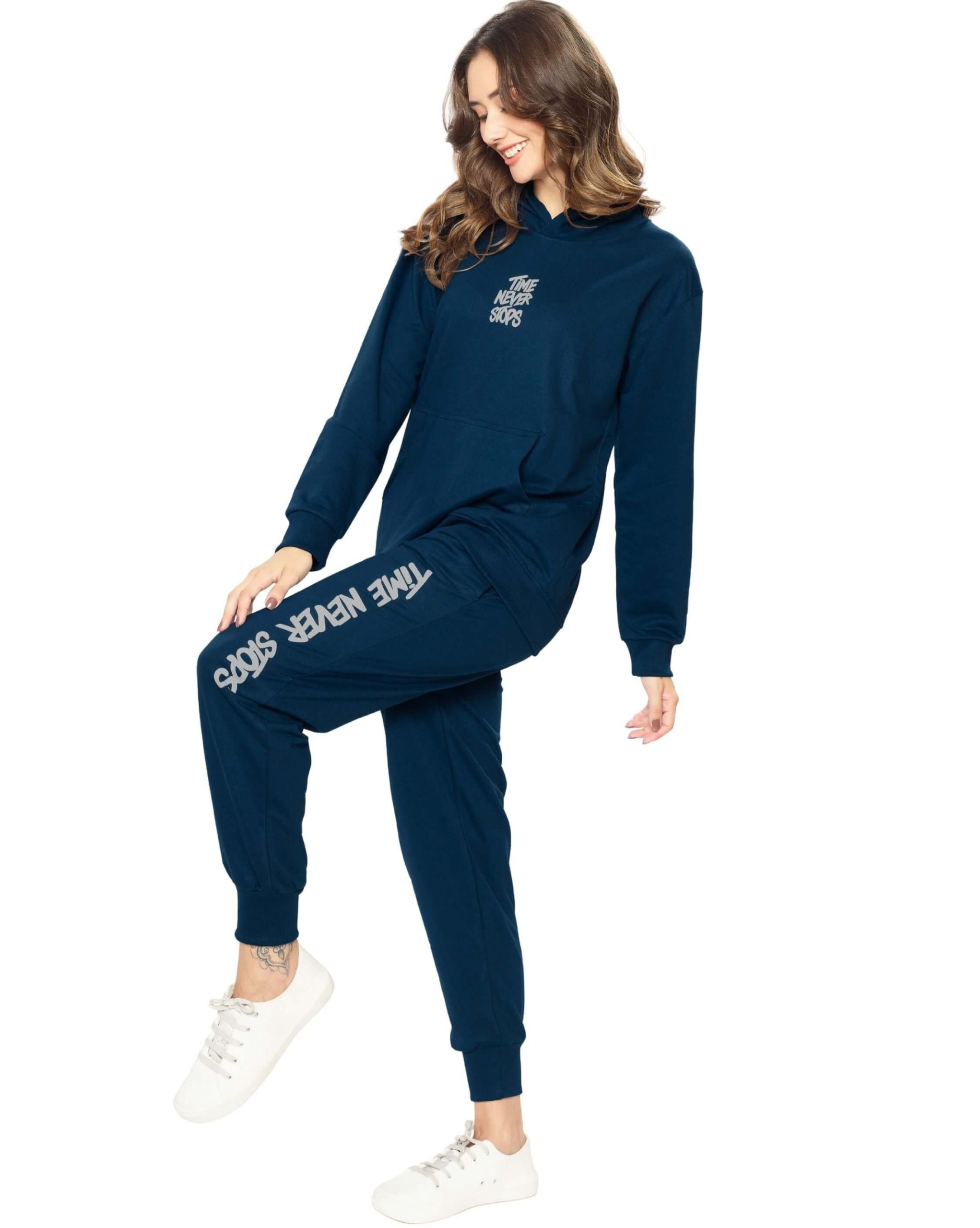 Relaxed women's co-ord pyjama set with T-shirt and jogger pants