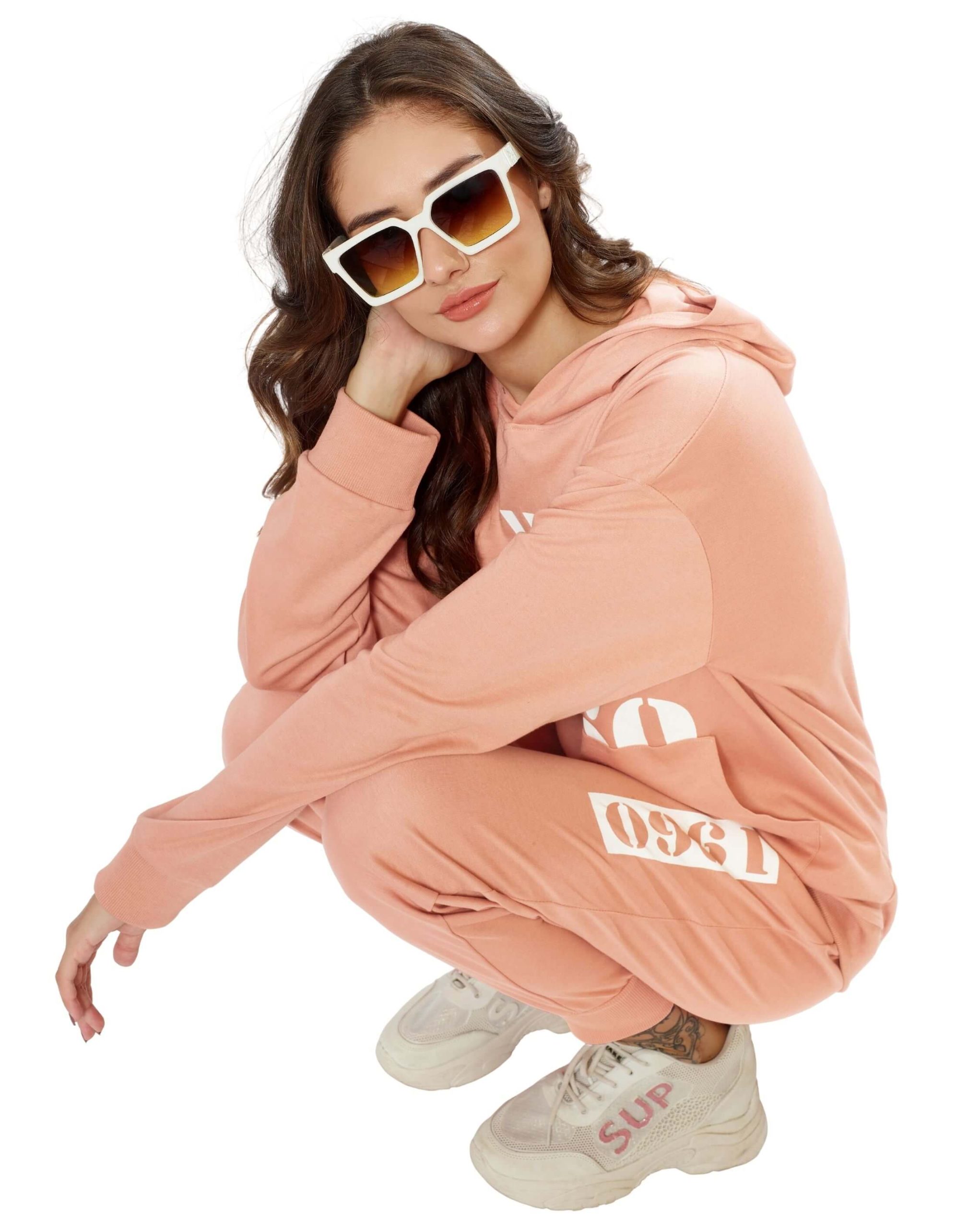 Women's tracksuit-style pyjama set with T-shirt and joggers
