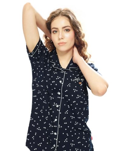 Front-open pyjama set for women with a stylish nightdress