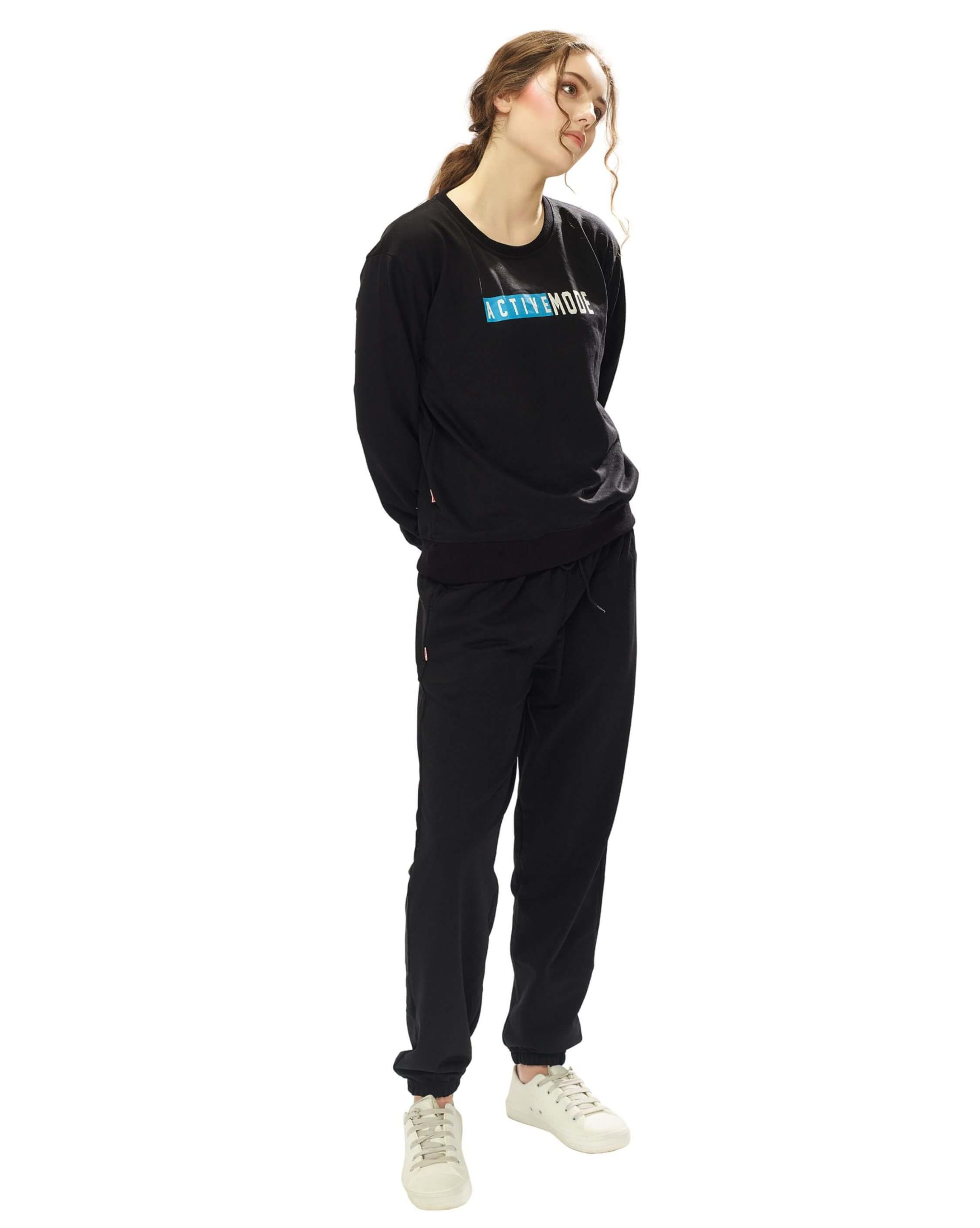 79 (1) Women’s pyjama set for comfort and effortless style