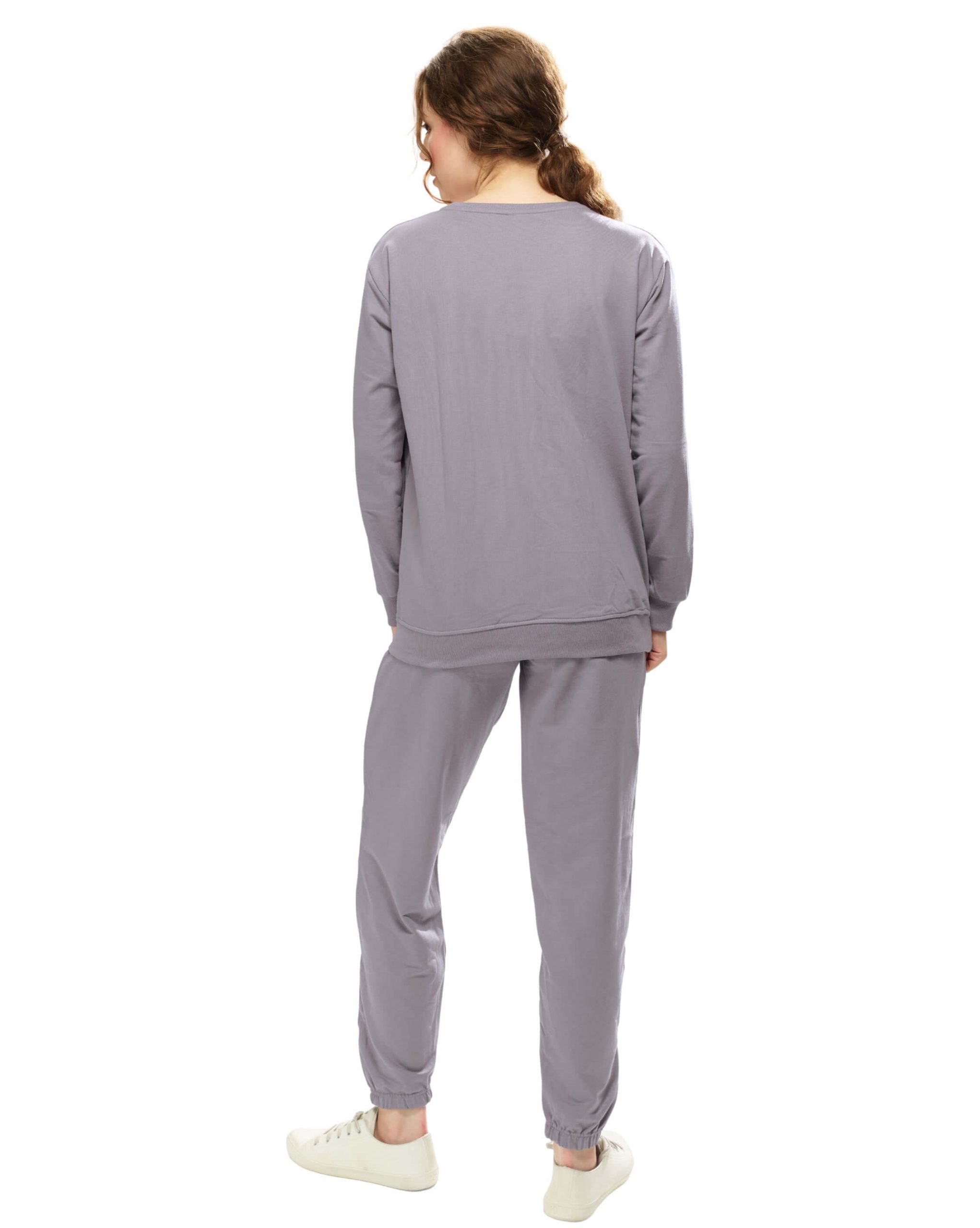 90 (1) Cozy women’s pyjama set with matching top and pants